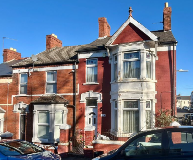 Renovation Opportunity in Barry photo